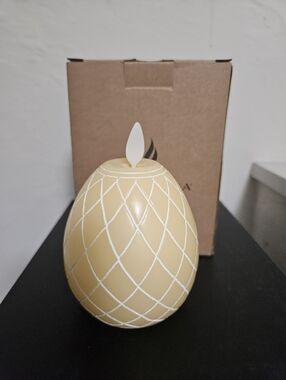 Decorative Egg-Shaped Flameless Candle - Light Yellow